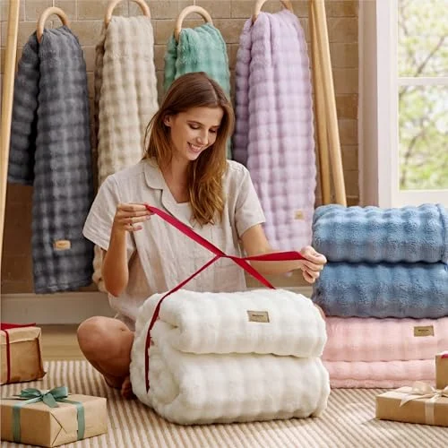 Bedsure 3D Fleece Bubble Blanket – Lightweight and Soft for Couch unboxing