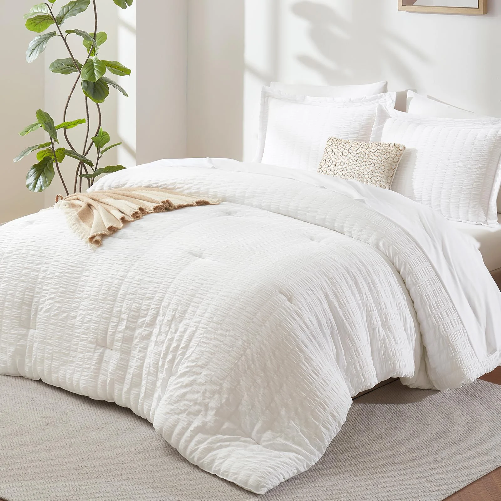 CozyLux Queen Comforter Set – Luxury Soft Bedding for All Seasons review